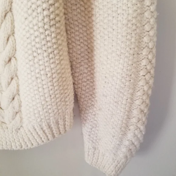 Vintage Cream Cable Knit Sweater - Picture 7 of 11
